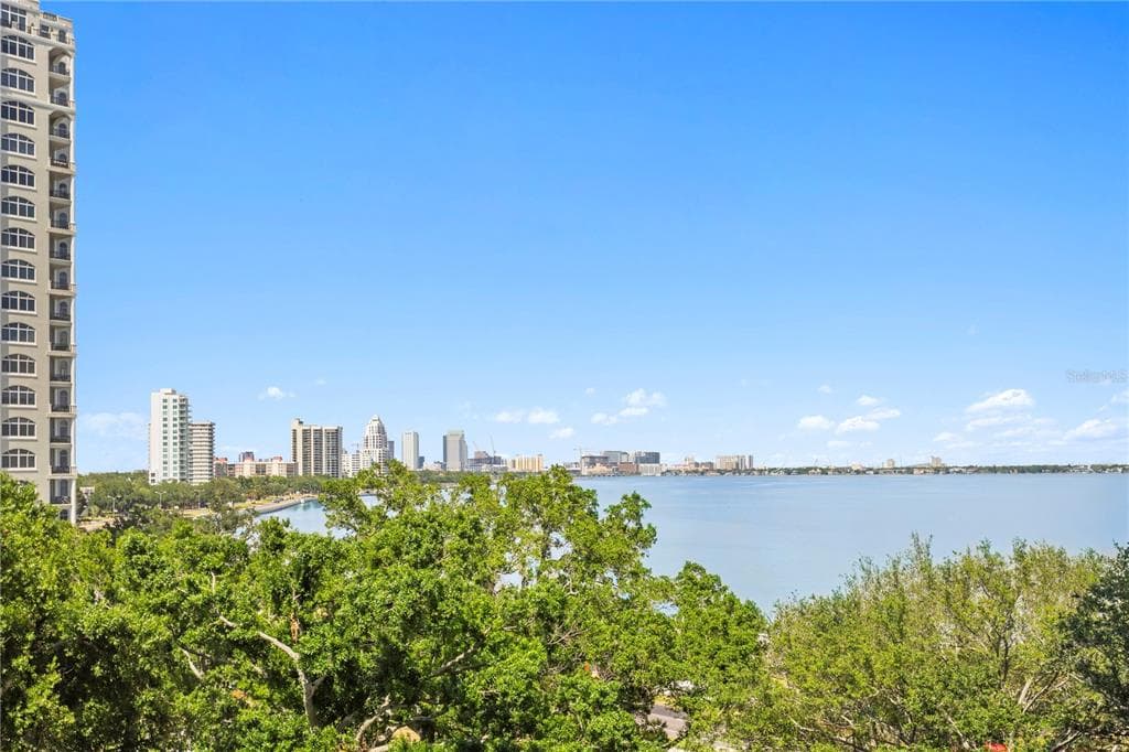 3301 BAYSHORE BOULEVARD UNIT 702E TAMPA, FL 33629