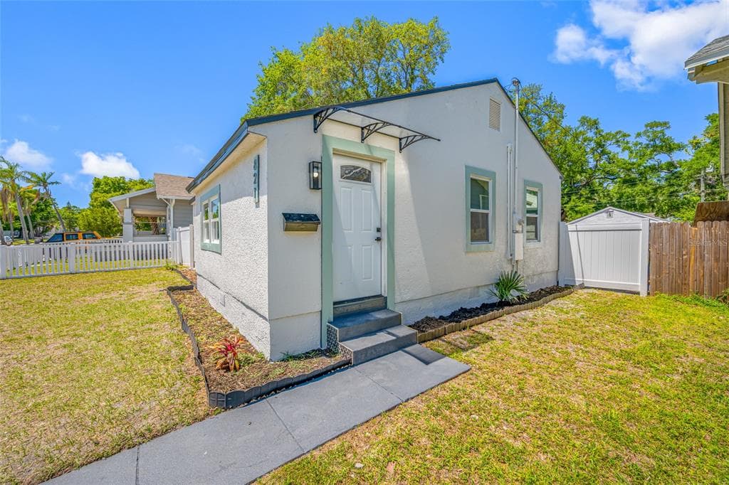 821 19TH AVENUE S ST PETERSBURG, FL 33705