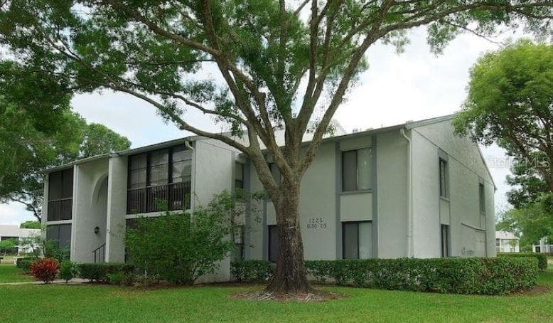 1225 PINE RIDGE CIRCLE W UNIT C1 TARPON SPRINGS, FL 34688