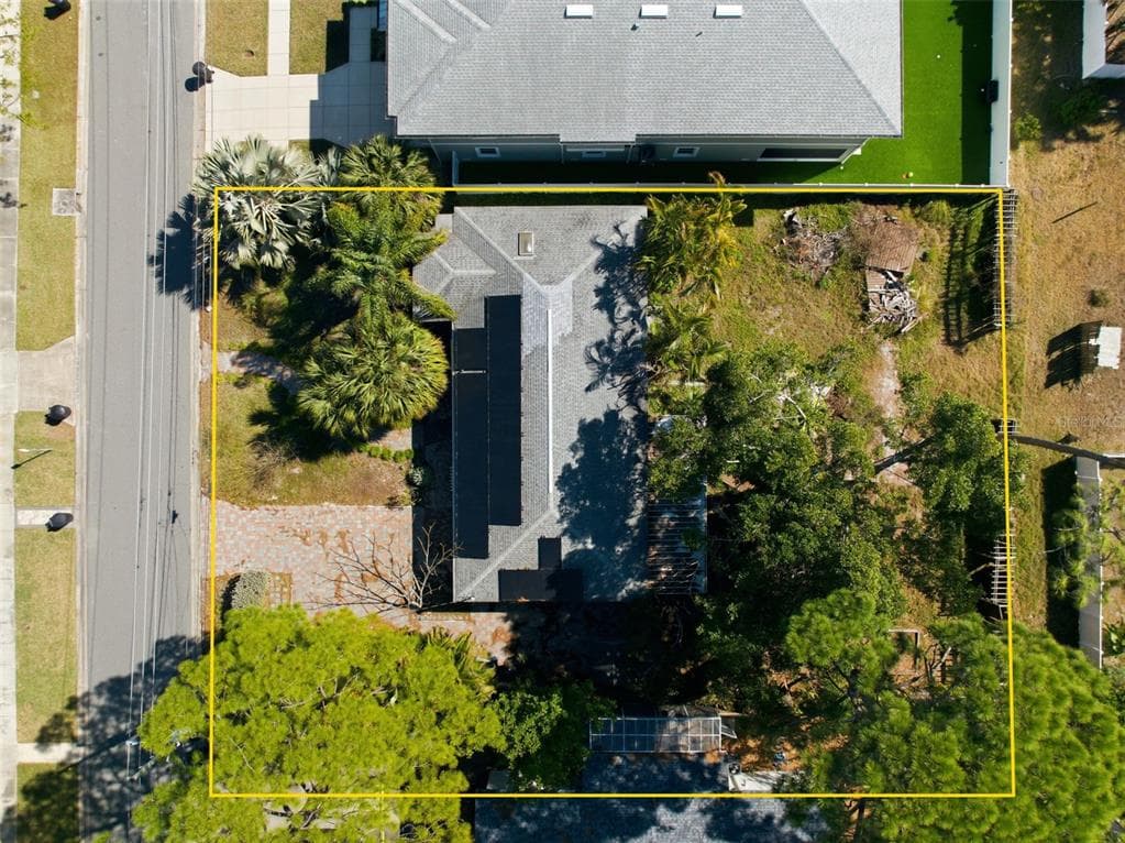 208 48TH AVENUE N ST PETERSBURG, FL 33703
