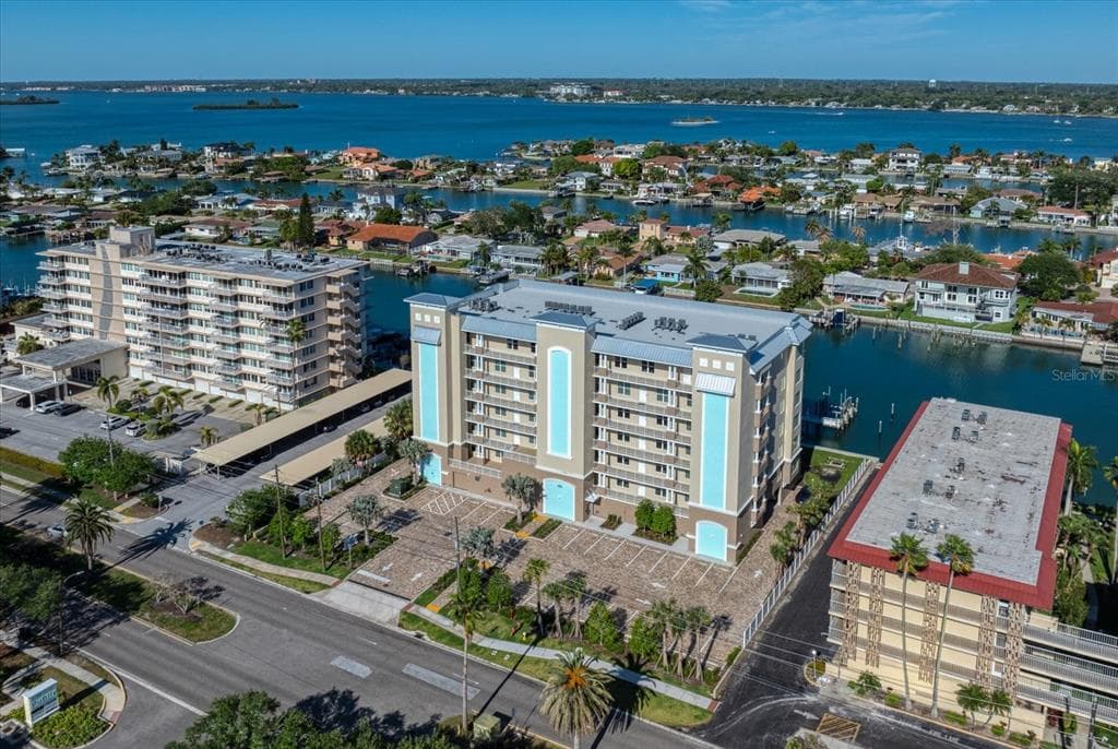 125 ISLAND WAY UNIT 402 CLEARWATER BEACH, FL 33767