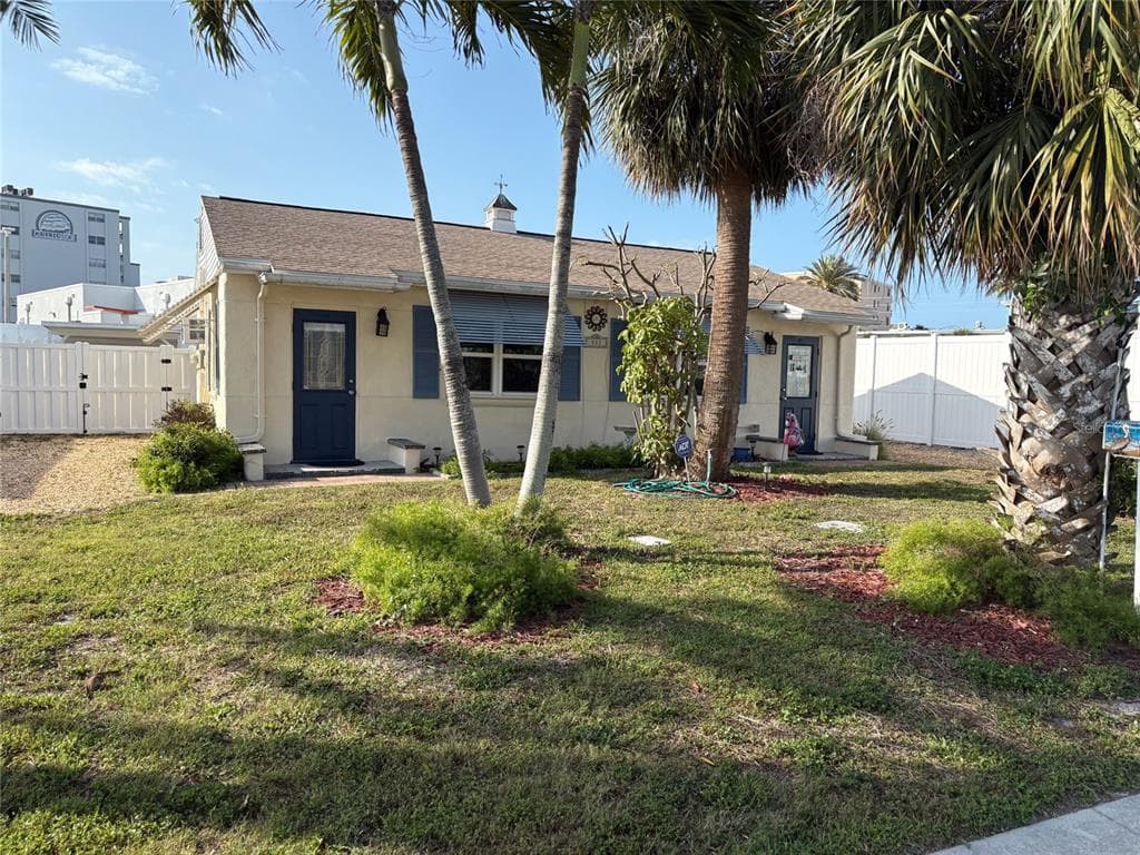 111 174TH AVENUE E REDINGTON SHORES, FL 33708