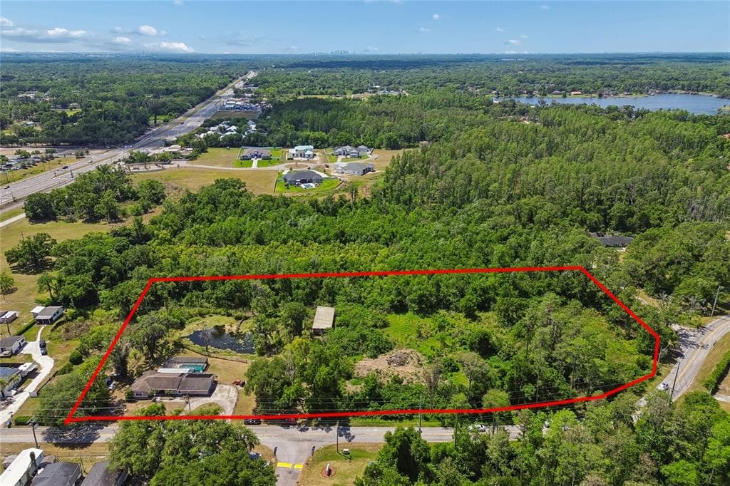212 CRYSTAL LAKE ROAD LUTZ, FL 33548