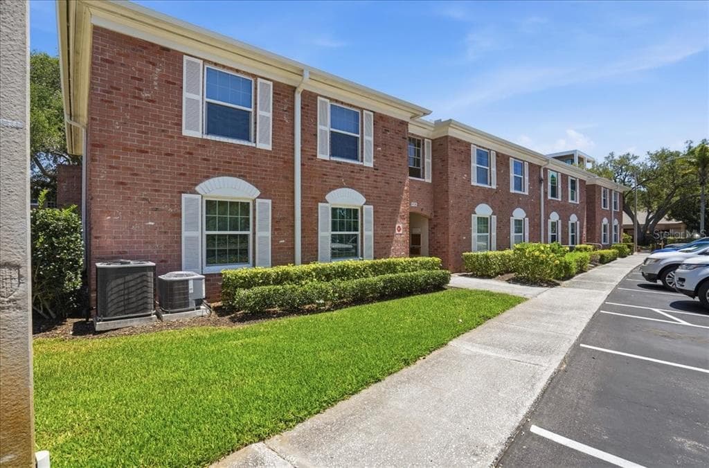 4138 37TH STREET S UNIT 144 ST PETERSBURG, FL 33711