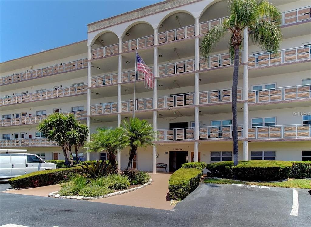 5603 80TH STREET N UNIT 216 ST PETERSBURG, FL 33709