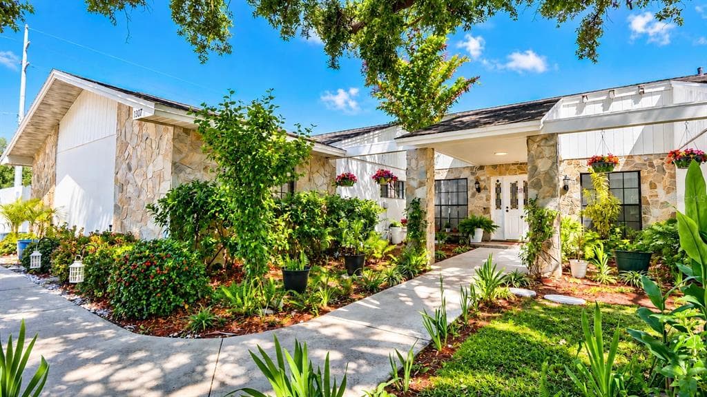 1307 NORMANDY CIRCLE