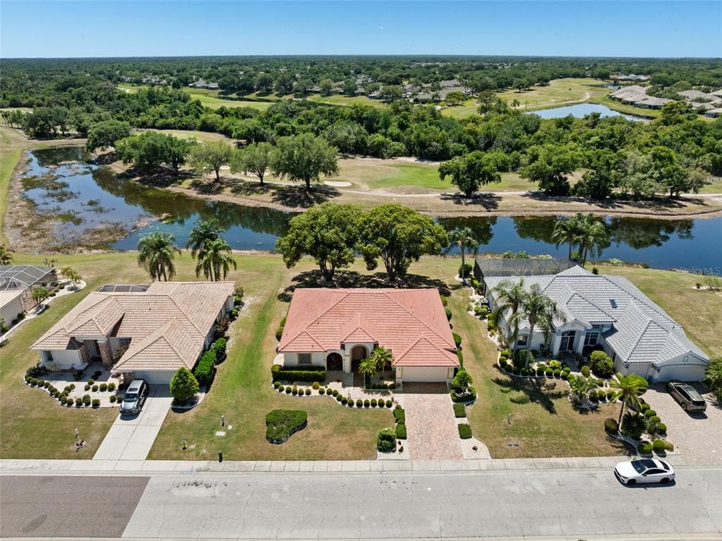 1134 SIGNATURE DRIVE SUN CITY CENTER, FL 33573