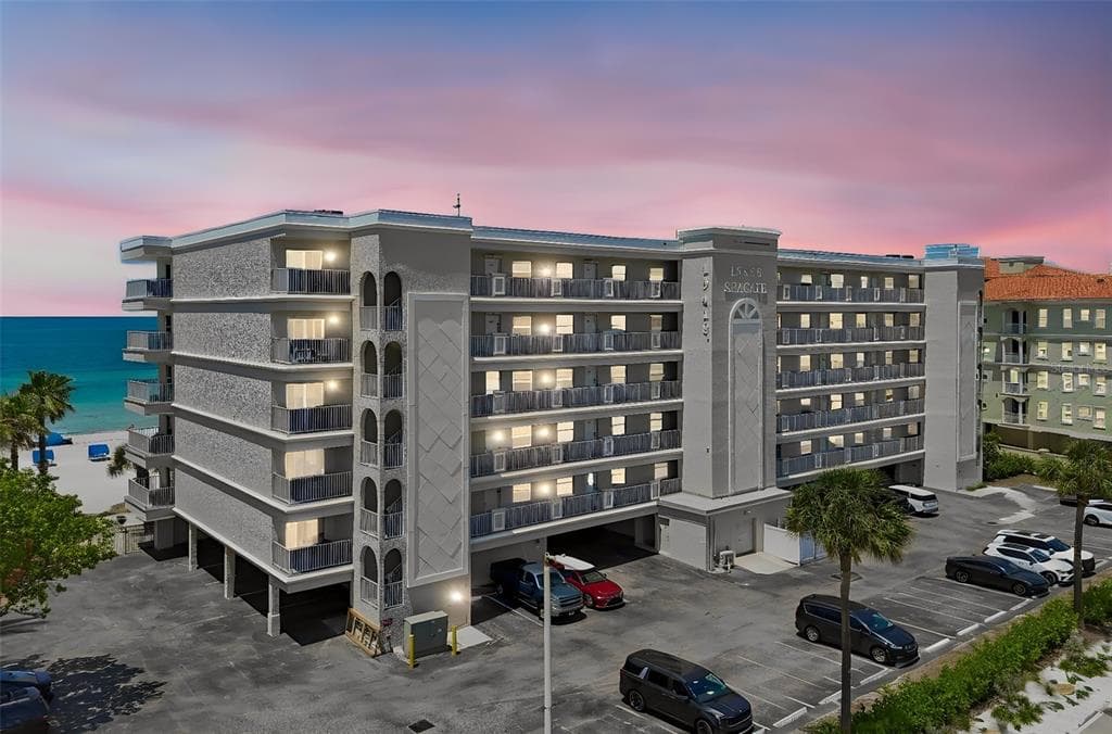 19418 GULF BOULEVARD UNIT 204 INDIAN SHORES, FL 33785