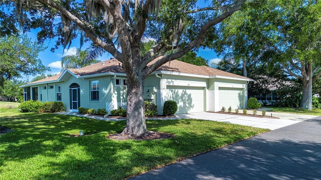 1205 HUNTINGTON GREENS DRIVE SUN CITY CENTER, FL 33573