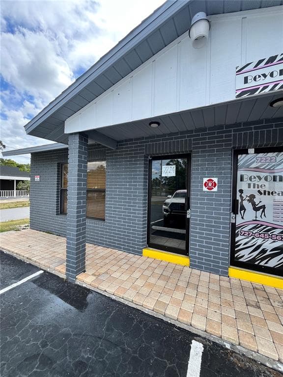 7218 CONGRESS ST. NEW PORT RICHEY, FL 34653