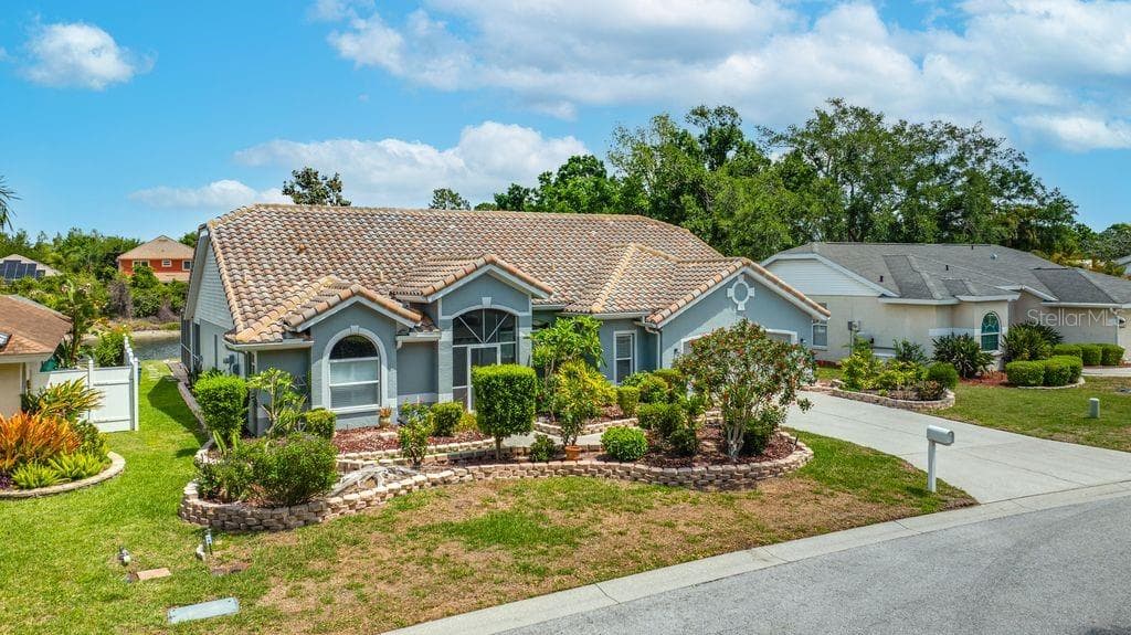 5321 GARDENS DR