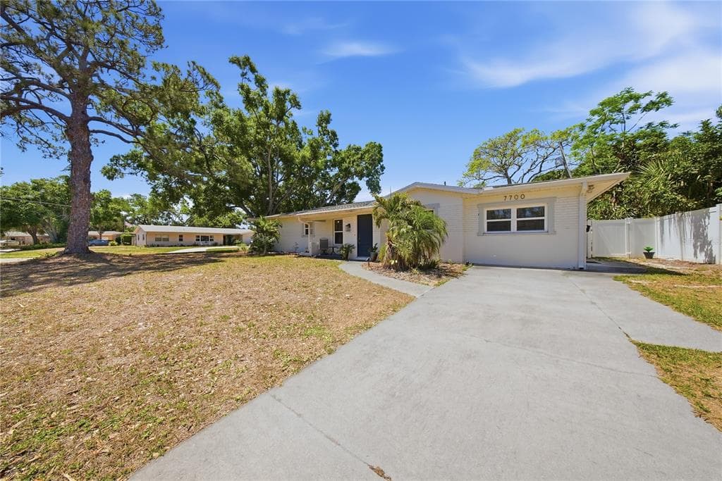 7700 16TH AVENUE N ST PETERSBURG, FL 33710