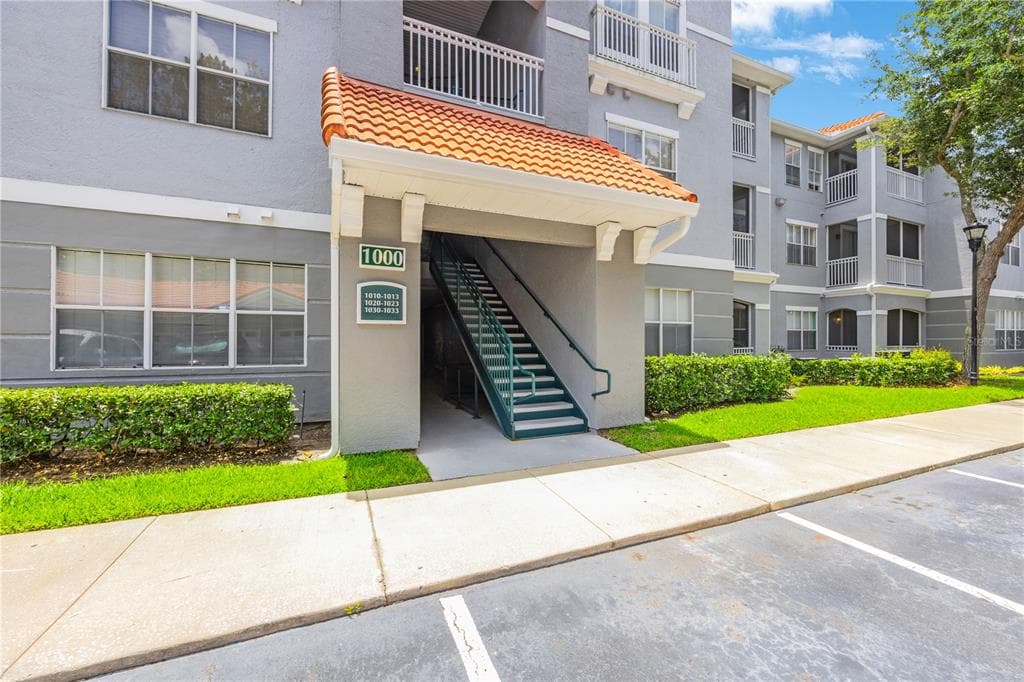 18001 RICHMOND PLACE DRIVE UNIT 1010 TAMPA, FL 33647
