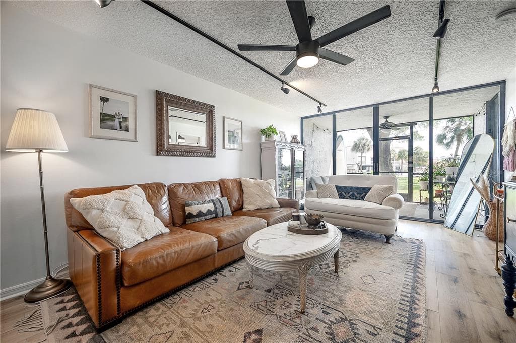 2424 W TAMPA BAY BOULEVARD UNIT M104 TAMPA, FL 33607