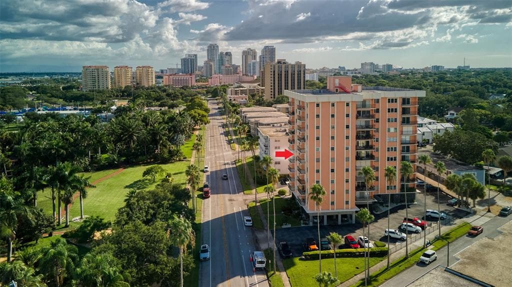 1120 N SHORE DRIVE NE UNIT 501 ST PETERSBURG, FL 33701