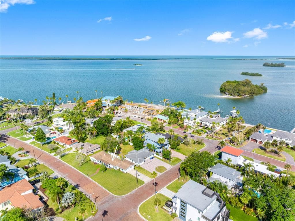 1794 SANTA BARBARA DRIVE DUNEDIN, FL 34698