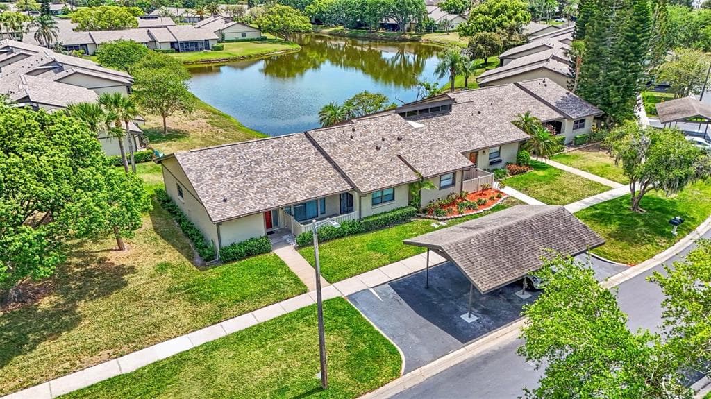 10 LESLEY LANE OLDSMAR, FL 34677