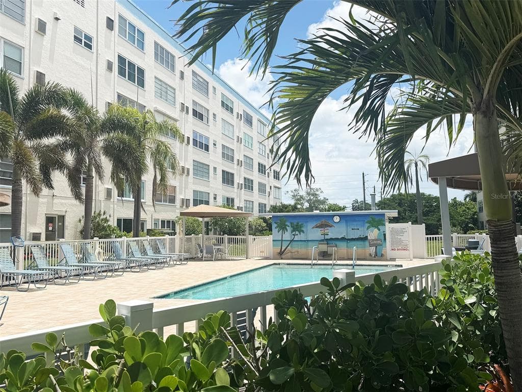 2850 59TH STREET S UNIT 205 GULFPORT, FL 33707