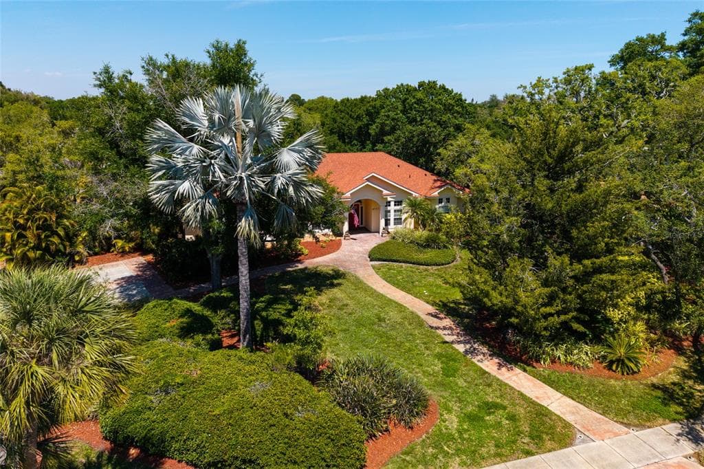 6737 MANGO AVENUE S ST PETERSBURG, FL 33707