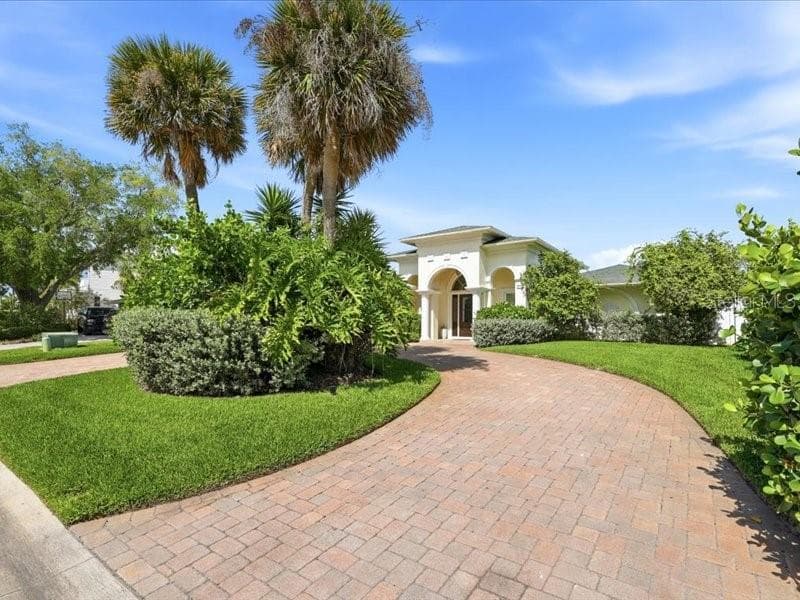 2215 DONATO DRIVE BELLEAIR BEACH, FL 33786