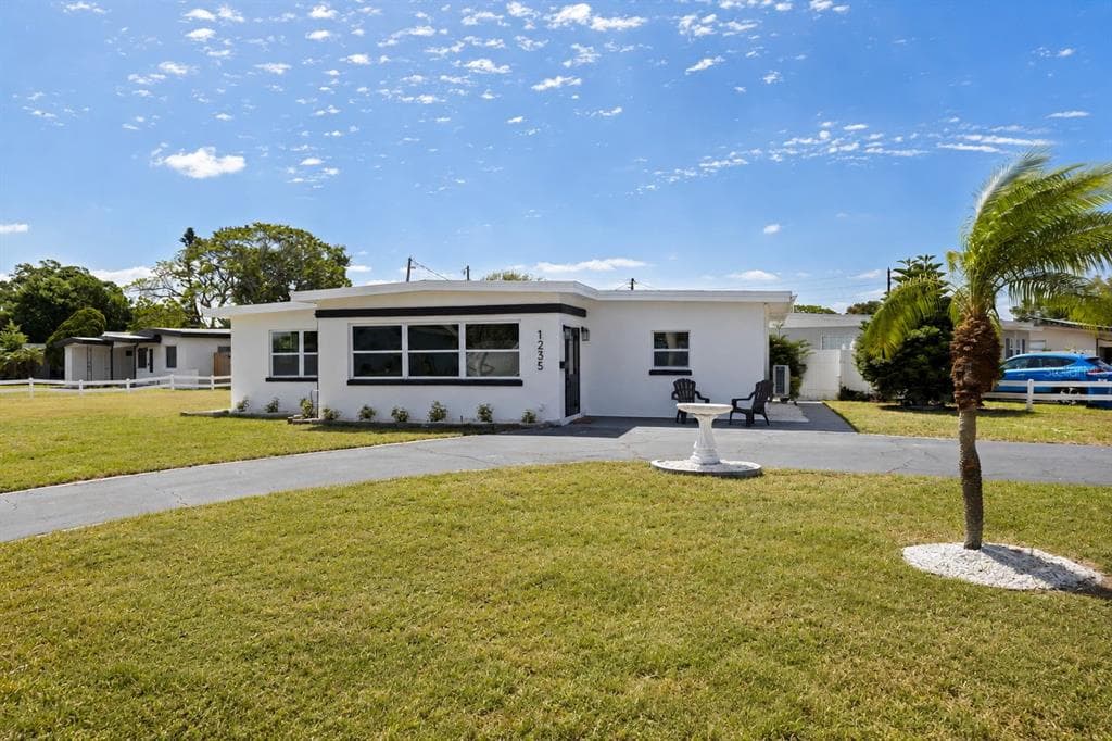 1235 45TH STREET N ST PETERSBURG, FL 33713
