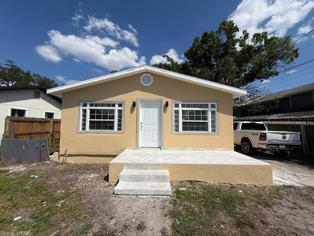 7211 N HIMES AVENUE TAMPA, FL 33614