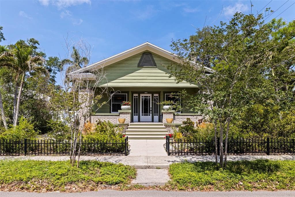 1260 10TH STREET N ST PETERSBURG, FL 33705