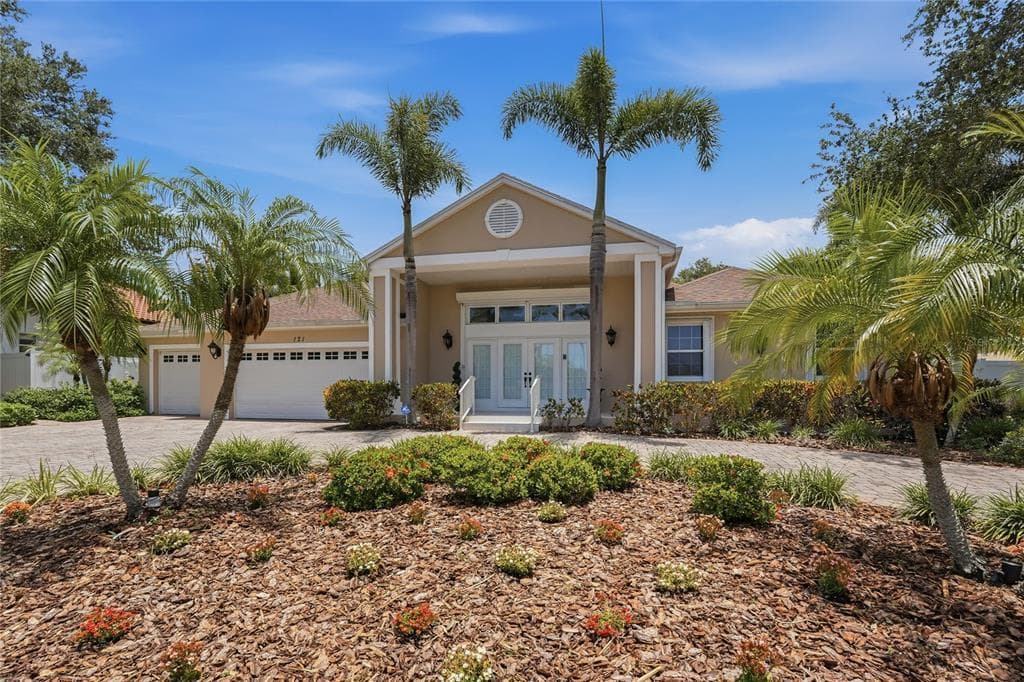 121 HARBOR VIEW LANE BELLEAIR BLUFFS, FL 33770