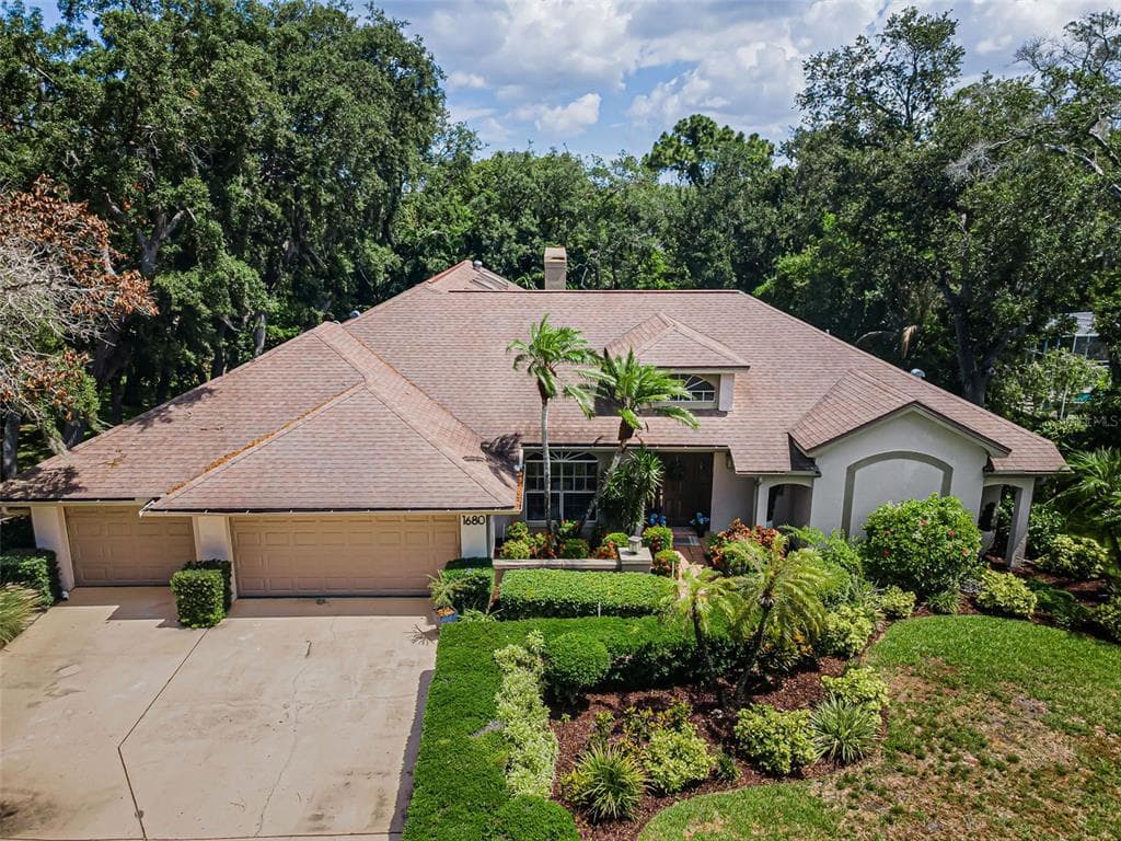 1680 SPARKLING COURT
