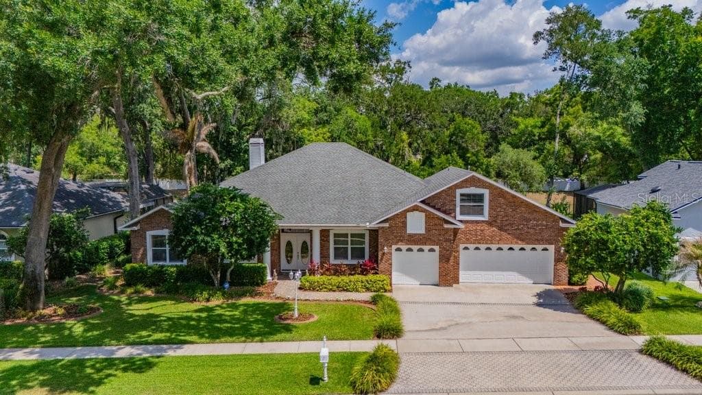 2221 VALRICO FOREST DRIVE VALRICO, FL 33594
