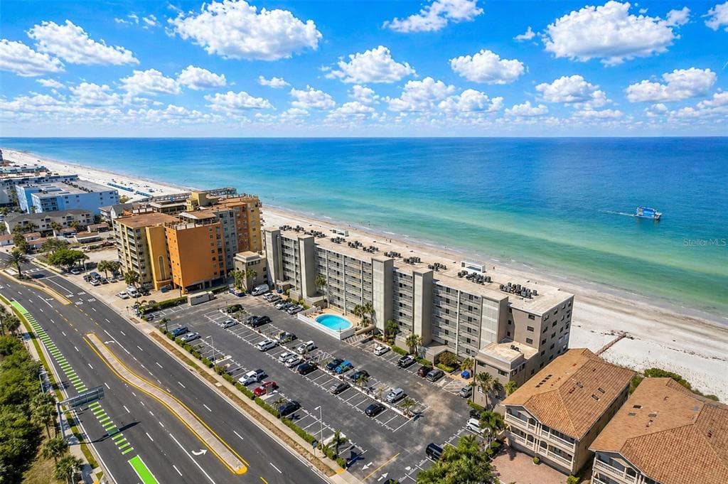18650 GULF BOULEVARD UNIT 305 INDIAN SHORES, FL 33785