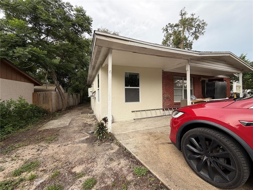11707 NORTH DRIVE TAMPA, FL 33617