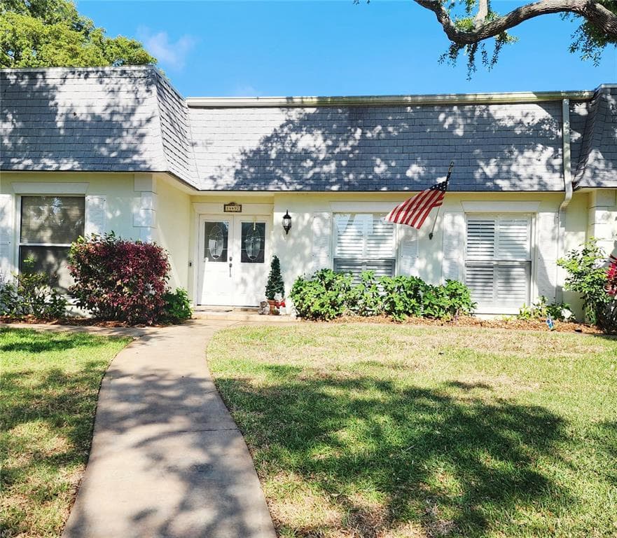 14492 OAKGLEN DRIVE N LARGO, FL 33774