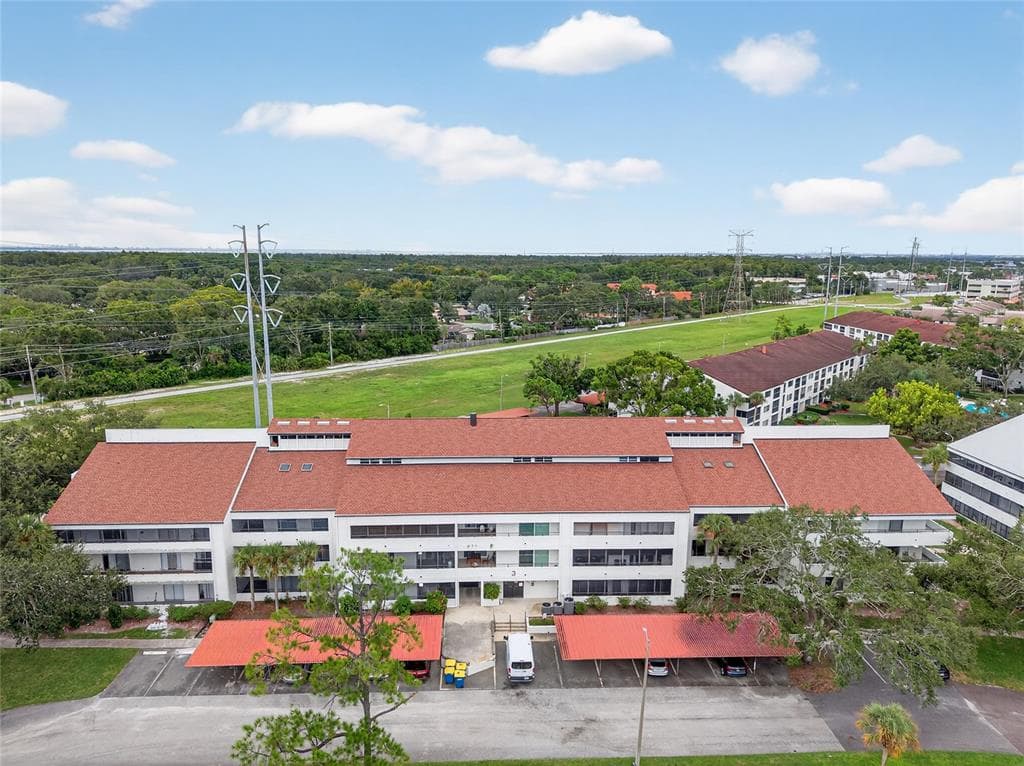 2583 COUNTRYSIDE BOULEVARD UNIT 3212 CLEARWATER, FL 33761