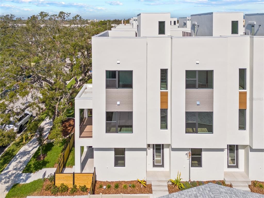 301 15TH STREET N ST PETERSBURG, FL 33705
