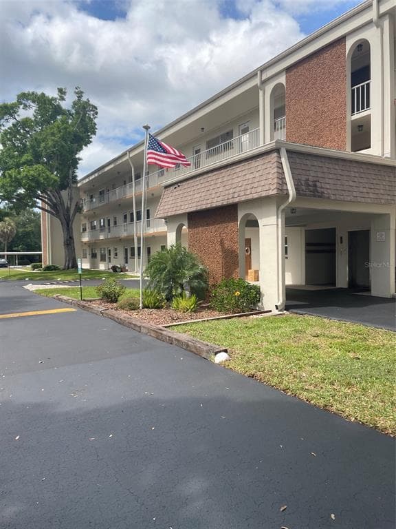 5880 38TH AVENUE N UNIT 308 ST PETERSBURG, FL 33710