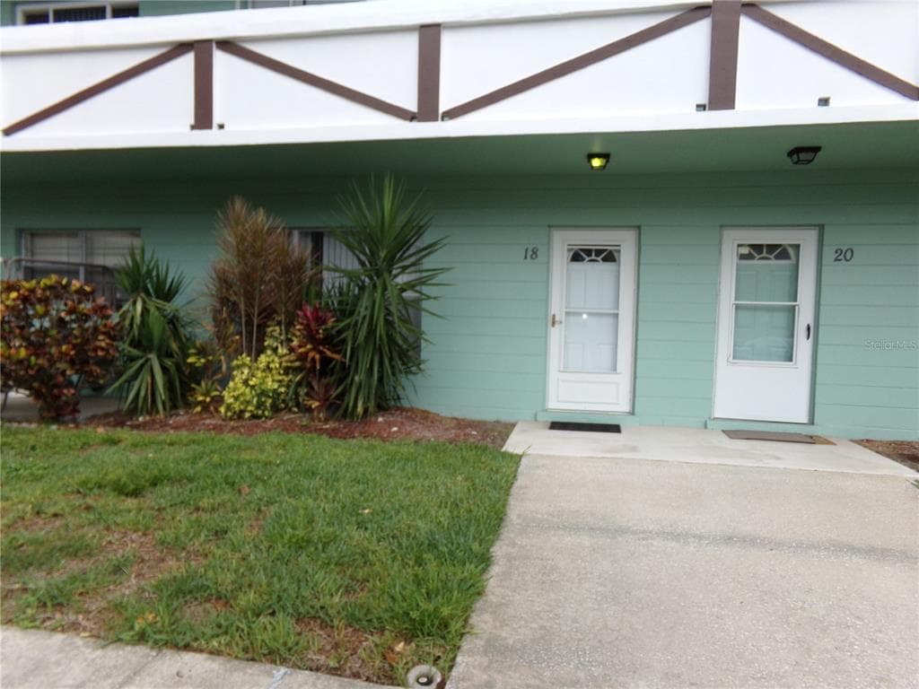2042 AUSTRALIA WAY W UNIT 18 CLEARWATER, FL 33763