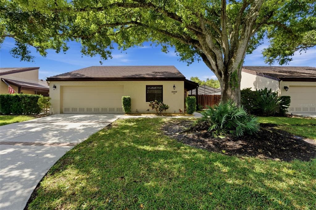 3692 GLEN OAKS MANOR DRIVE SARASOTA, FL 34232