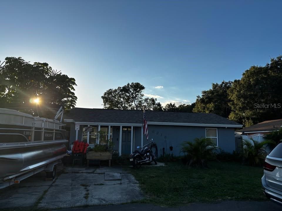 8916 SHADY TREE COURT TAMPA, FL 33634