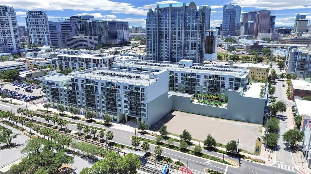 912 CHANNELSIDE DRIVE UNIT 2805 TAMPA, FL 33602