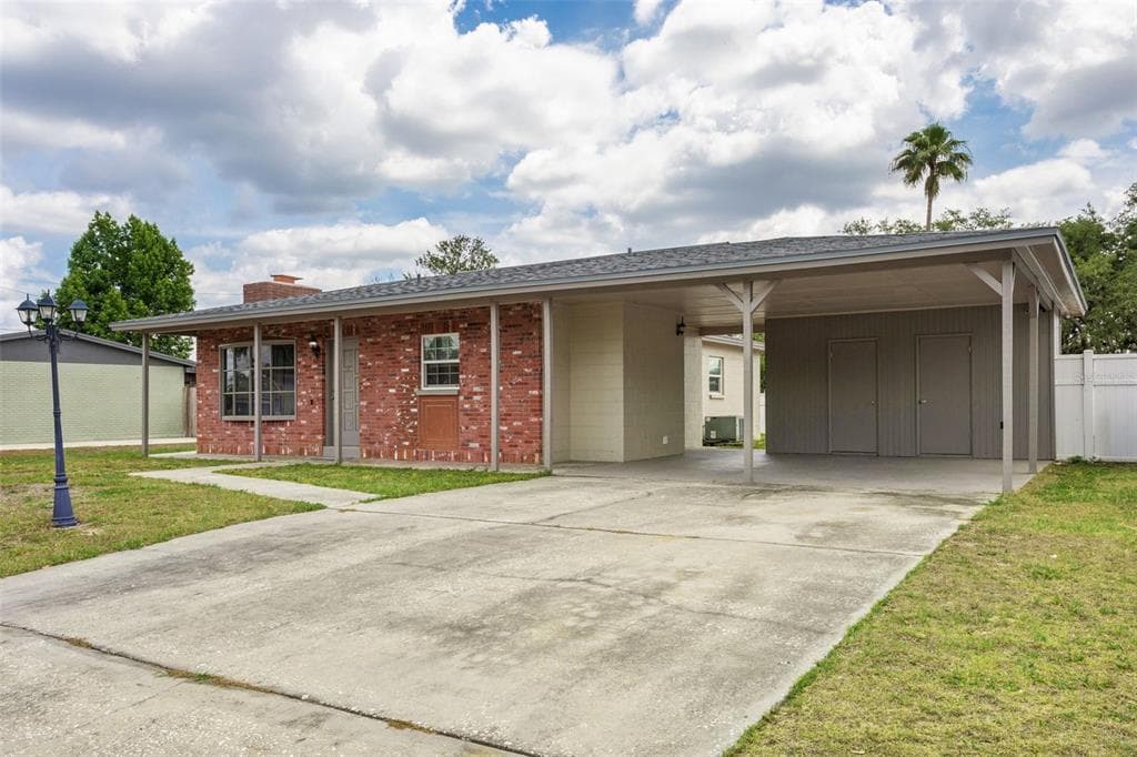 8303 TEMPLE PARK DRIVE TAMPA, FL 33637