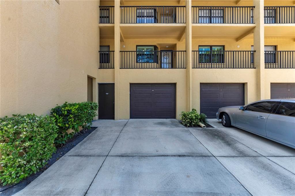 5849 PARK ST N UNIT 202 ST PETERSBURG, FL 33709