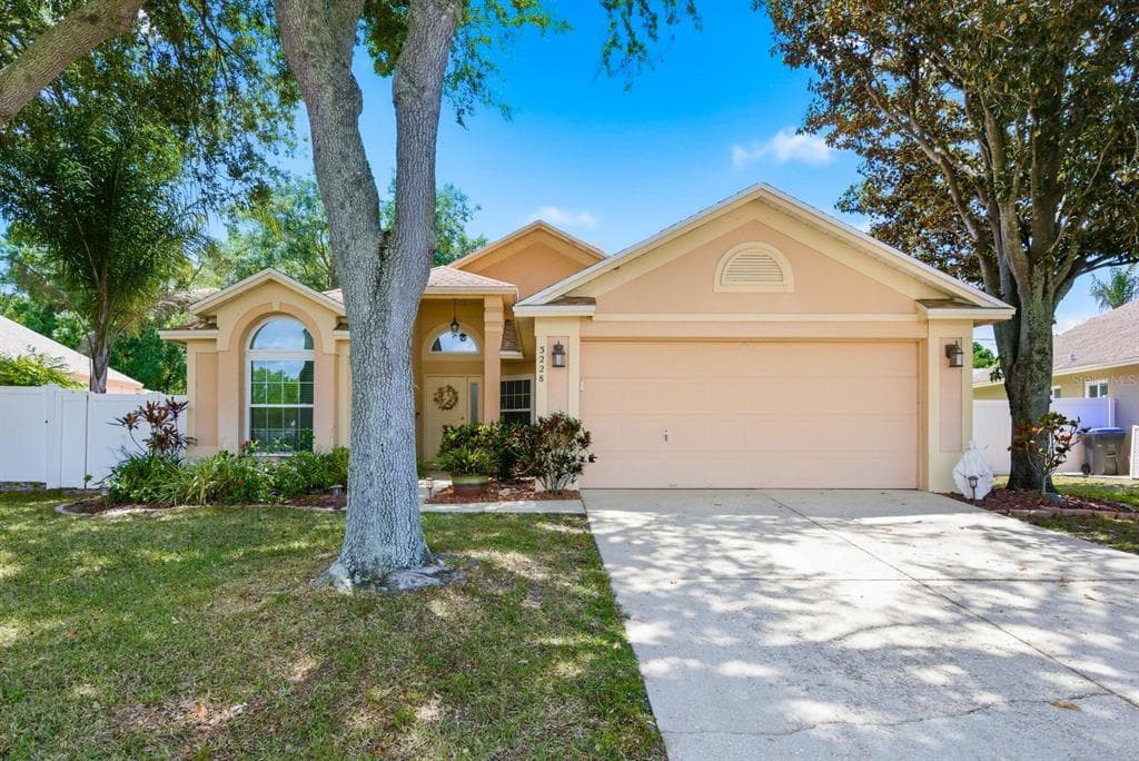 3228 BENTLEY DRIVE PALM HARBOR, FL 34684