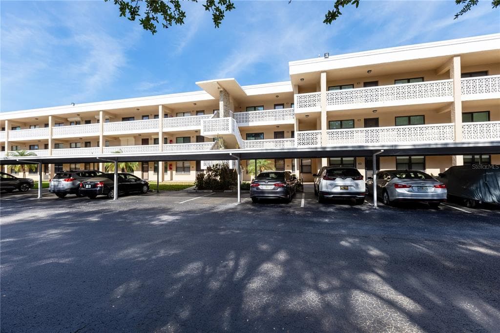 5080 LOCUST STREET NE UNIT 322 ST PETERSBURG, FL 33703