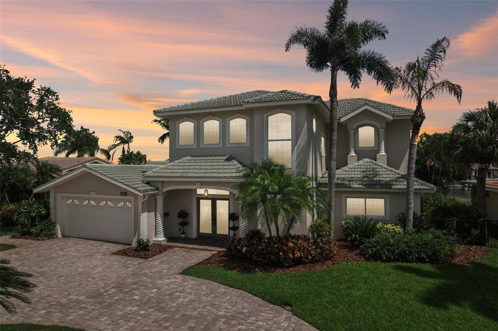2032 MASSACHUSETTS AVENUE NE ST PETERSBURG, FL 33703