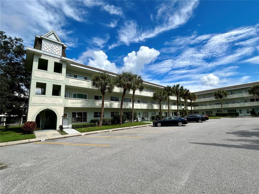 2386 SUMATRAN WAY UNIT 68 CLEARWATER, FL 33763