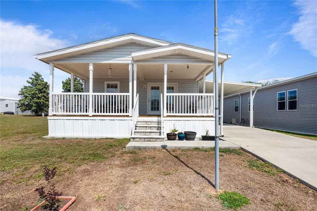 10042 COLLINGWOOD AVENUE DADE CITY, FL 33525