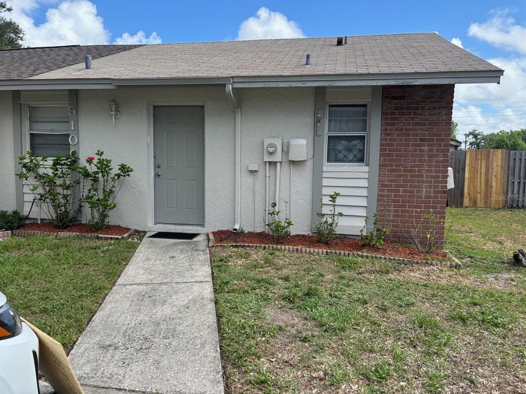 5109 LAWNTON COURT TAMPA, FL 33624