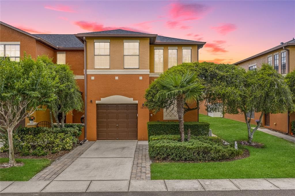 1033 BLACKWATER DRIVE WESLEY CHAPEL, FL 33543