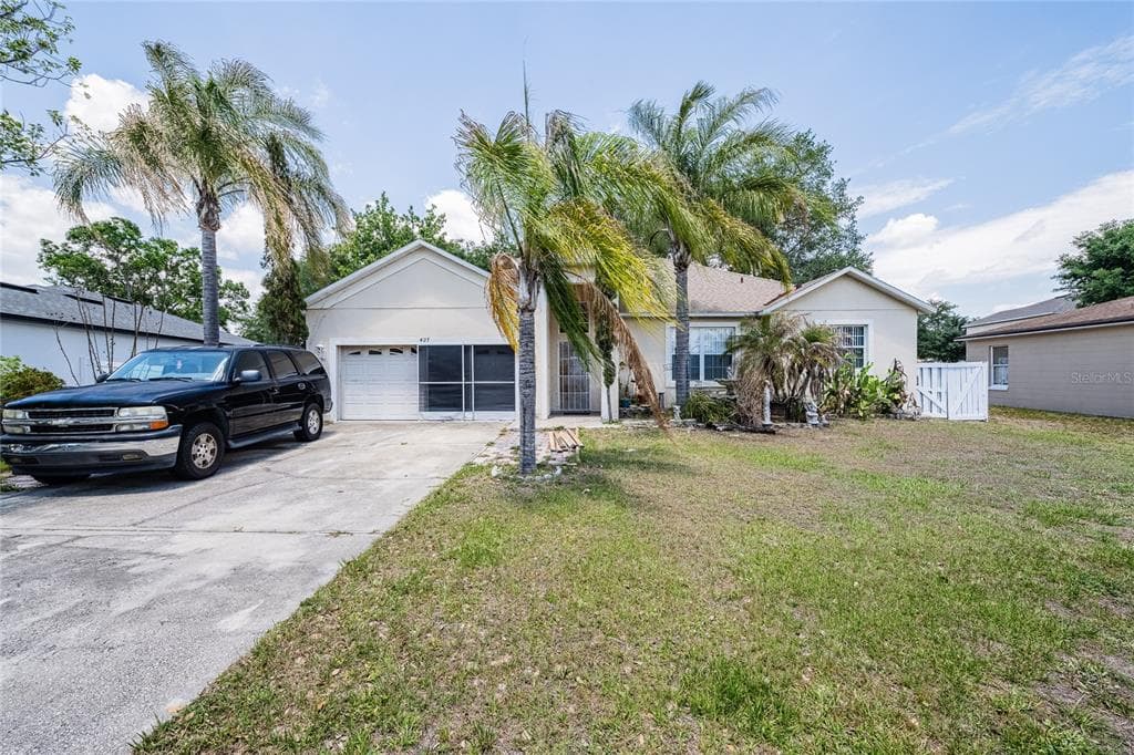 427 LARK COURT KISSIMMEE, FL 34759